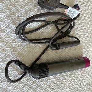 Dyson Airwrap With accessories, grey and pink, new never used